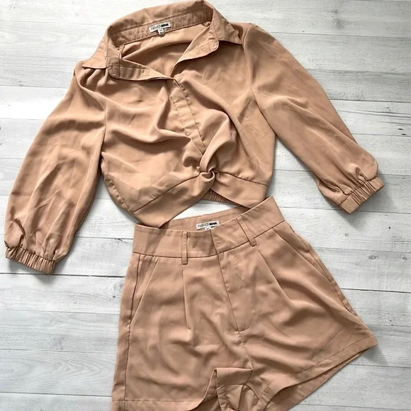 Fashion Nova 2 Piece Set Crop Blush Blouse and High Waist Shorts XS - Picture 4 of 8